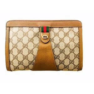 **SOLD**Vintage Gucci Sheri lined Clutch converted to Crossbody